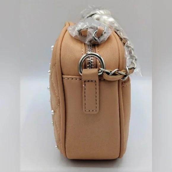 New Badgley Mischka Pink Quilted Camera Crossbody Bag - Picture 2 of 3